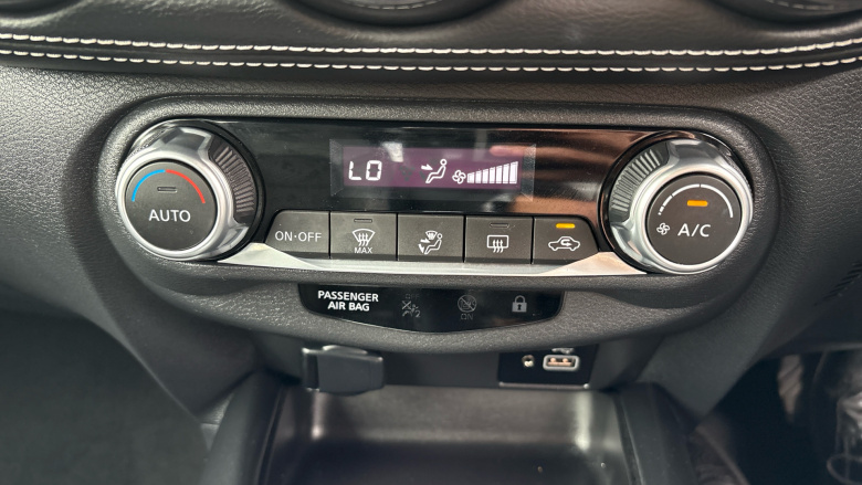 Nissan Juke 1.0 DiG-T 114 N-Connecta 5dr DCT Petrol Hatchback